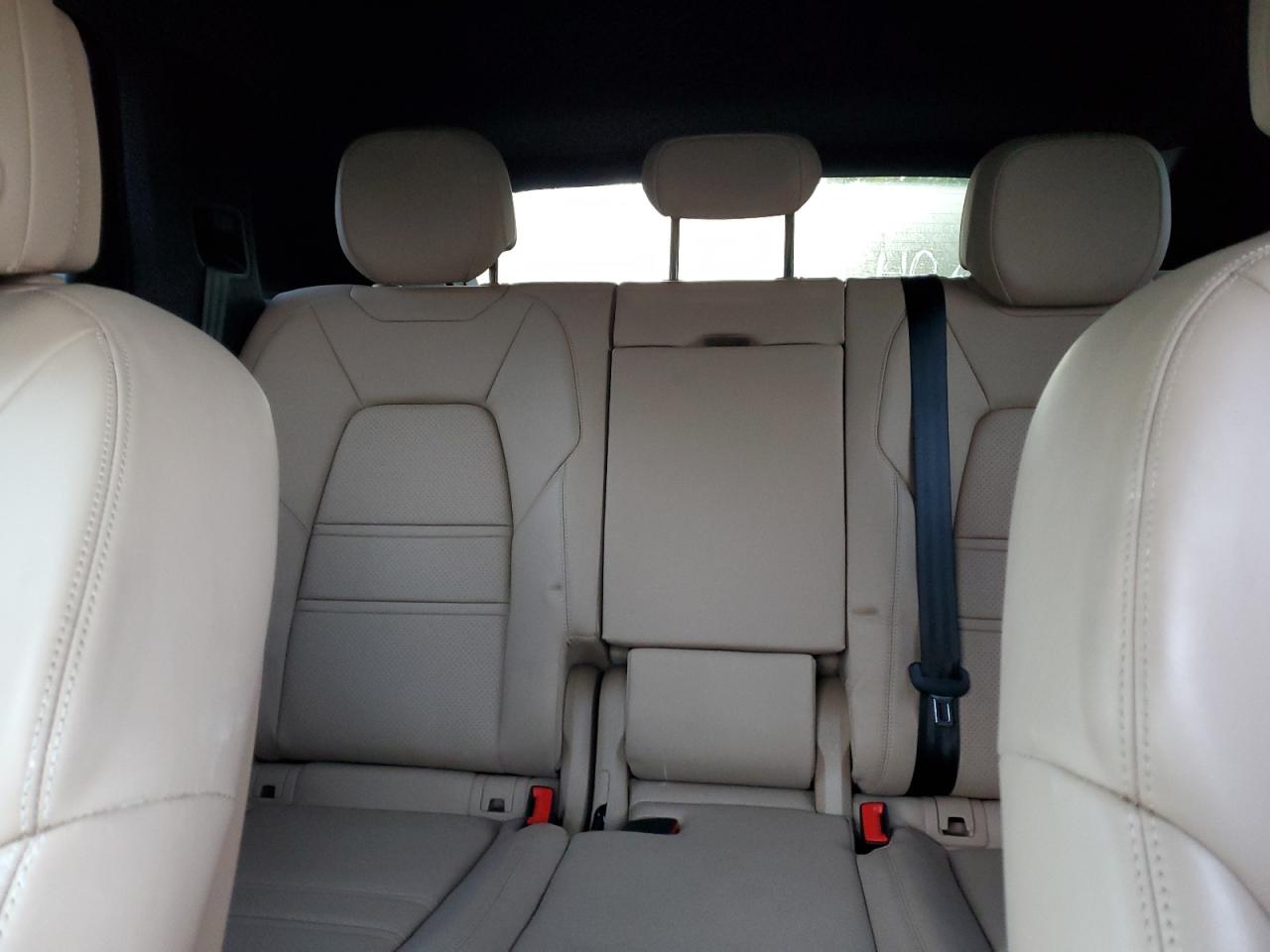 PORSCHE CAYENNE BASE