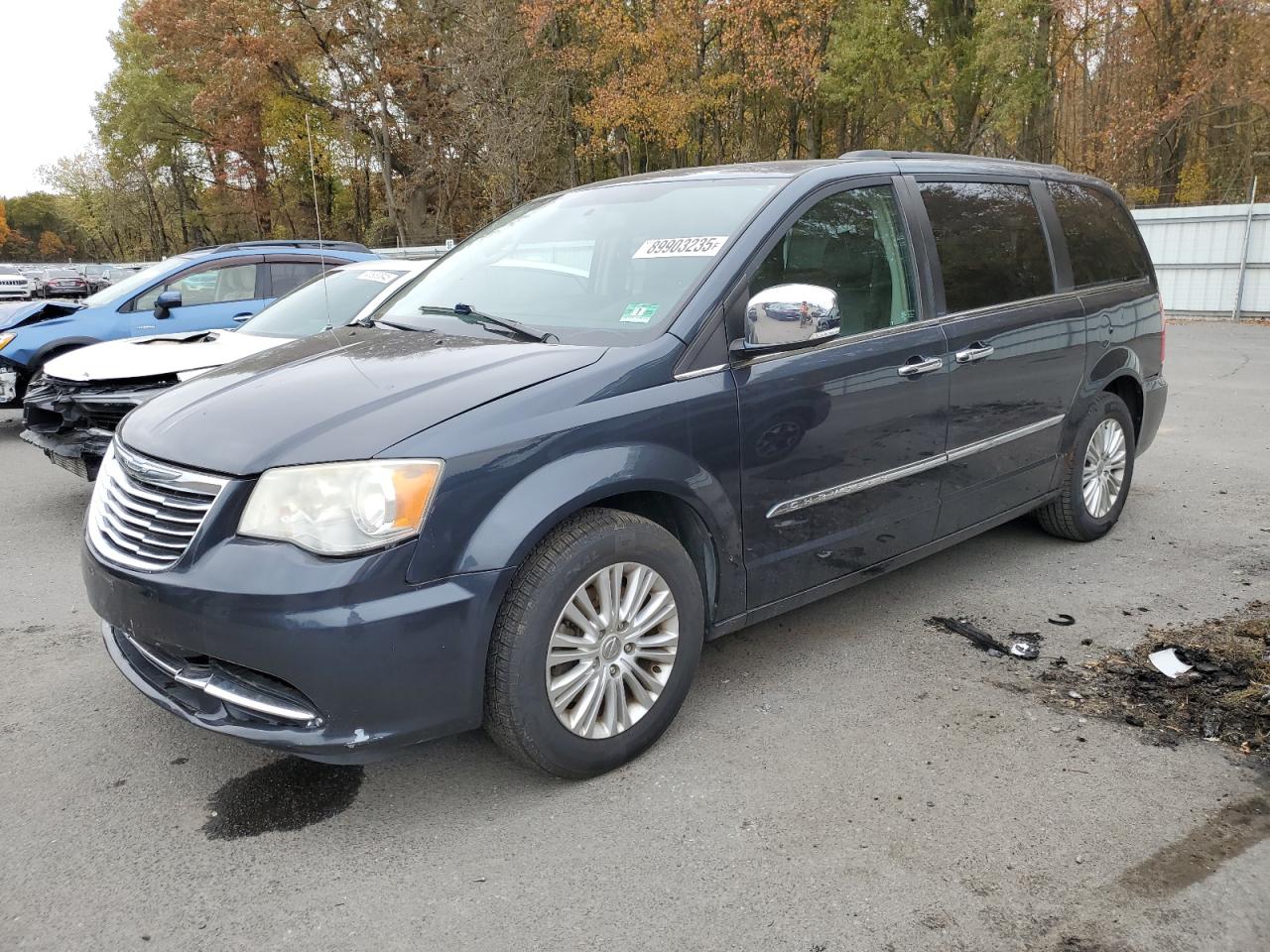 CHRYSLER TOWN & COUNTRY TOURING L
