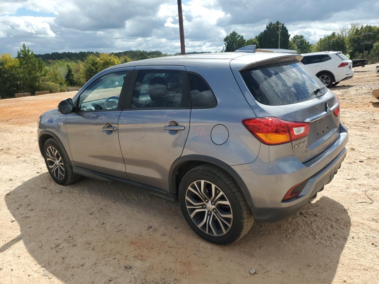 MITSUBISHI OUTLANDER ES