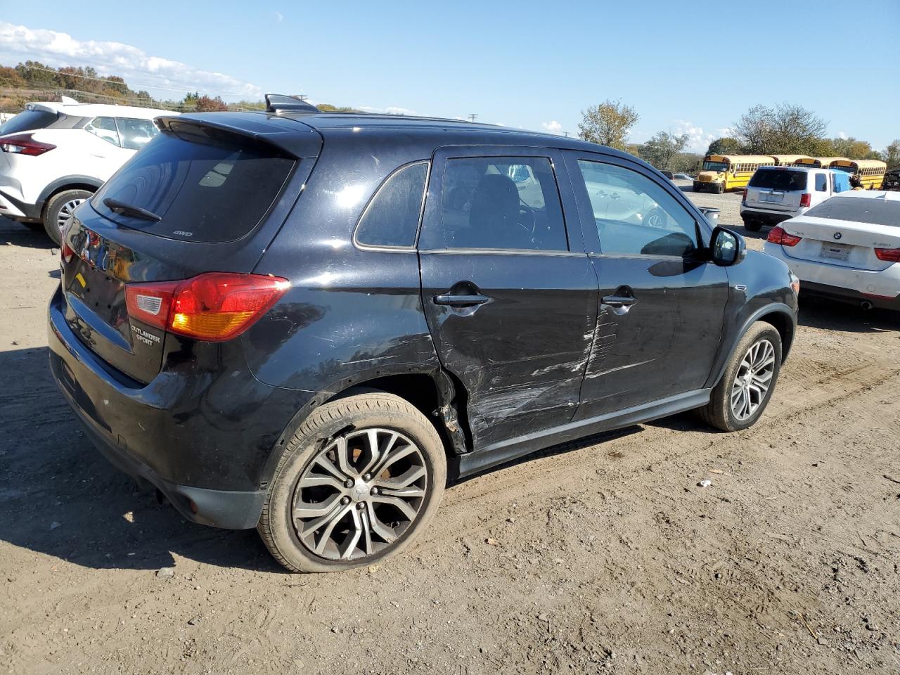 MITSUBISHI OUTLANDER ES