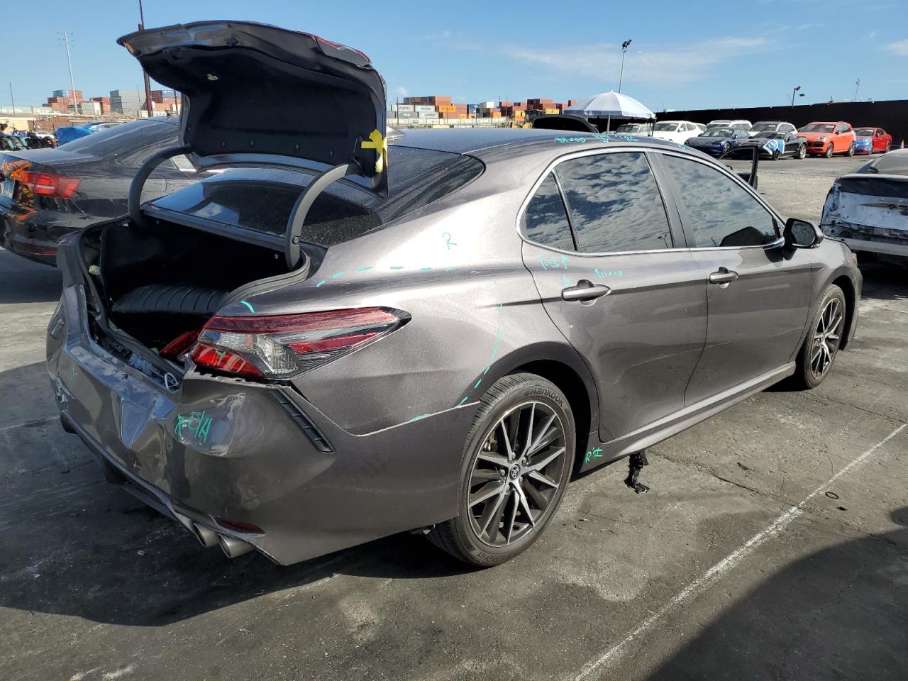 TOYOTA CAMRY SE NIGHT SHADE