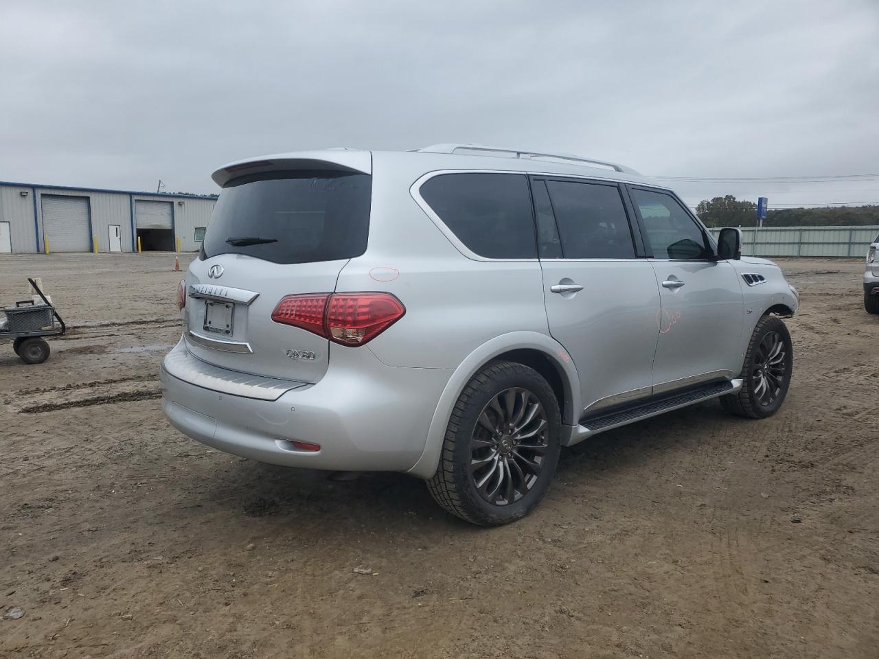 INFINITI QX80