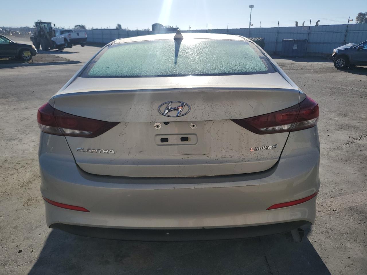 HYUNDAI ELANTRA SE