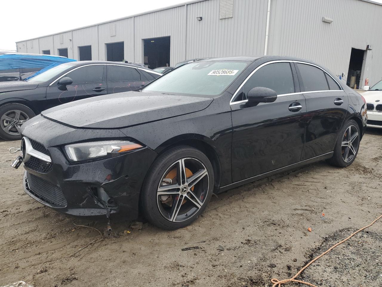 MERCEDES-BENZ A-CLASS 220