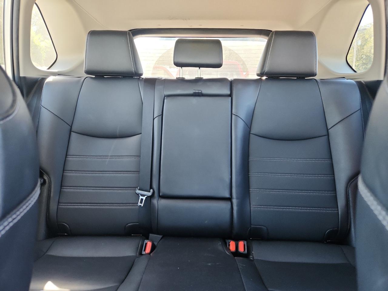 TOYOTA RAV4 XLE PREMIUM