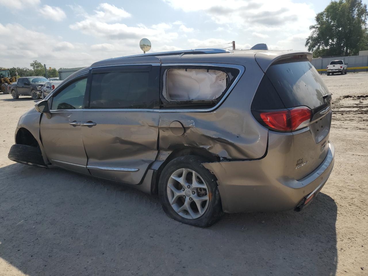 CHRYSLER PACIFICA TOURING L PLUS