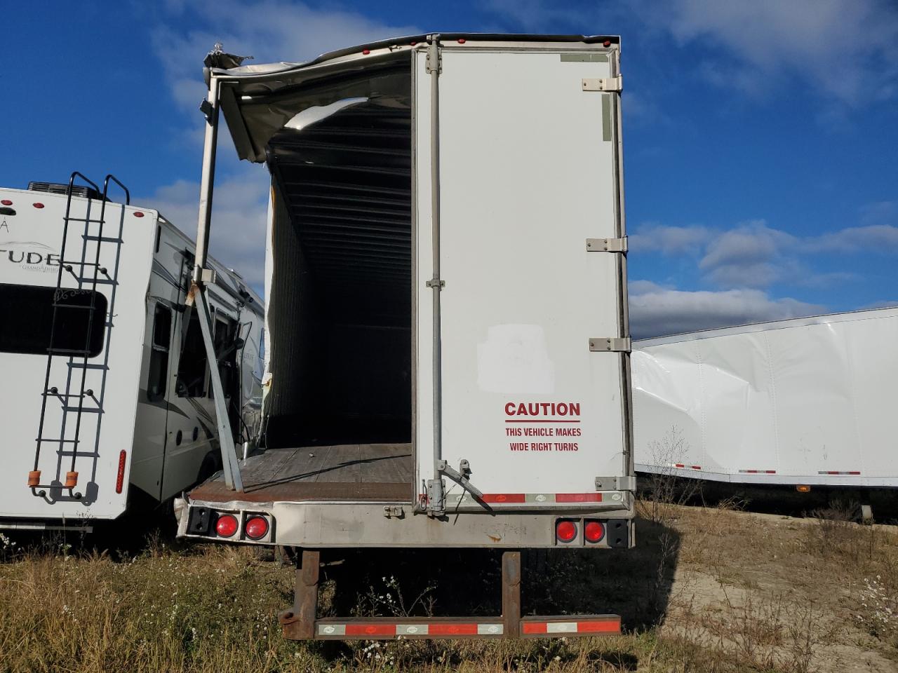 Lot #3301814327 2017 UTILITY VS2DX