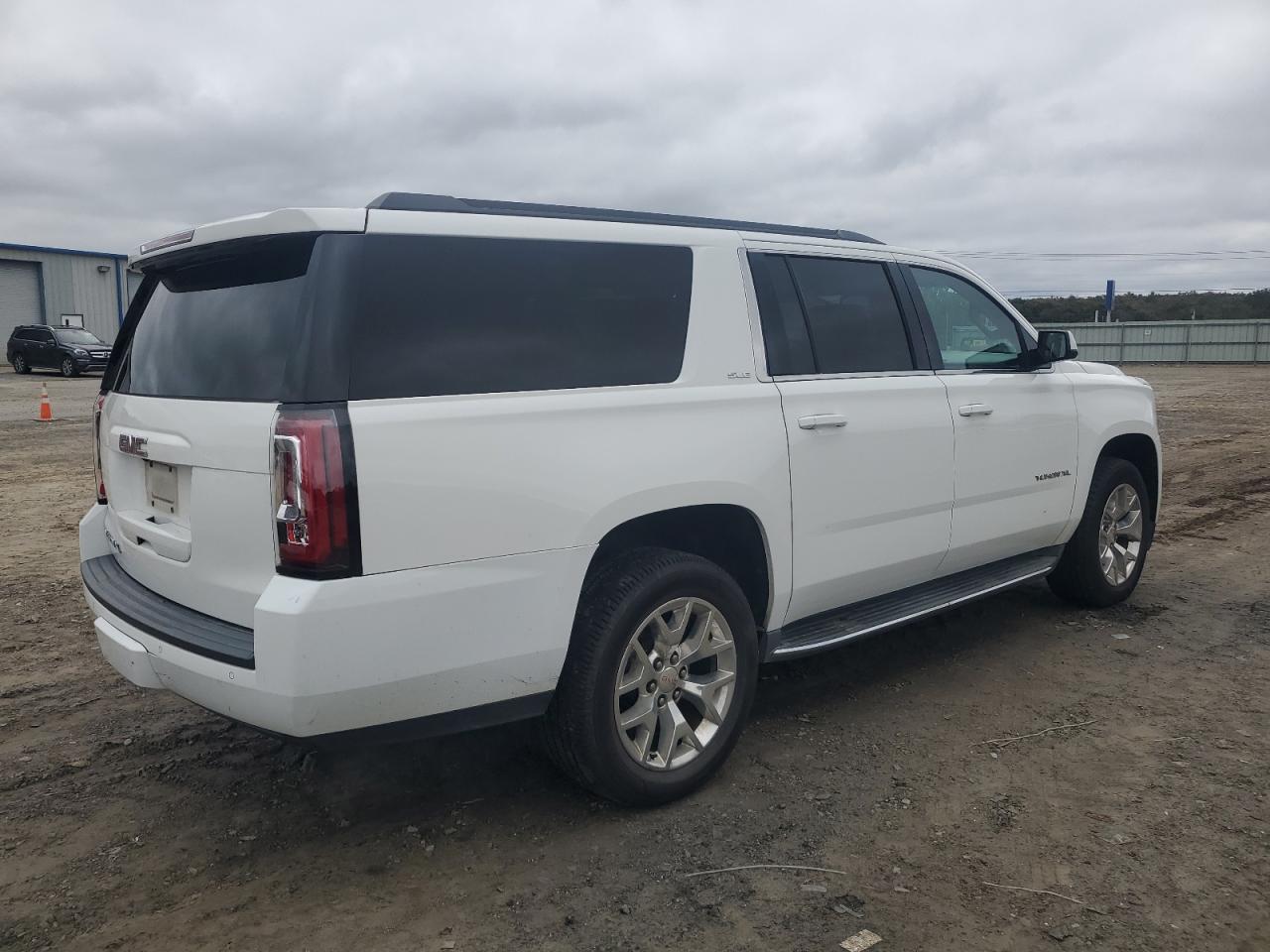 GMC YUKON C1500 SLE