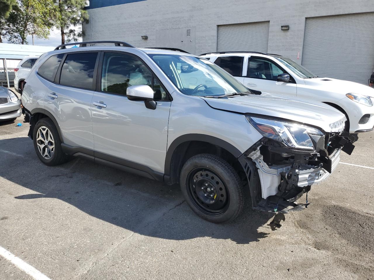 SUBARU FORESTER PREMIUM