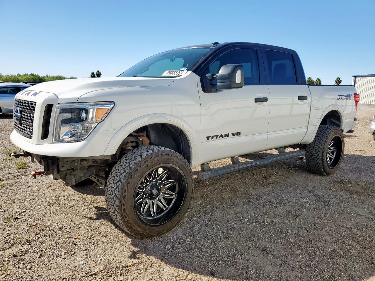 NISSAN TITAN SV
