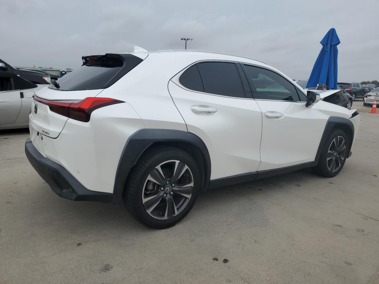 LEXUS UX 200