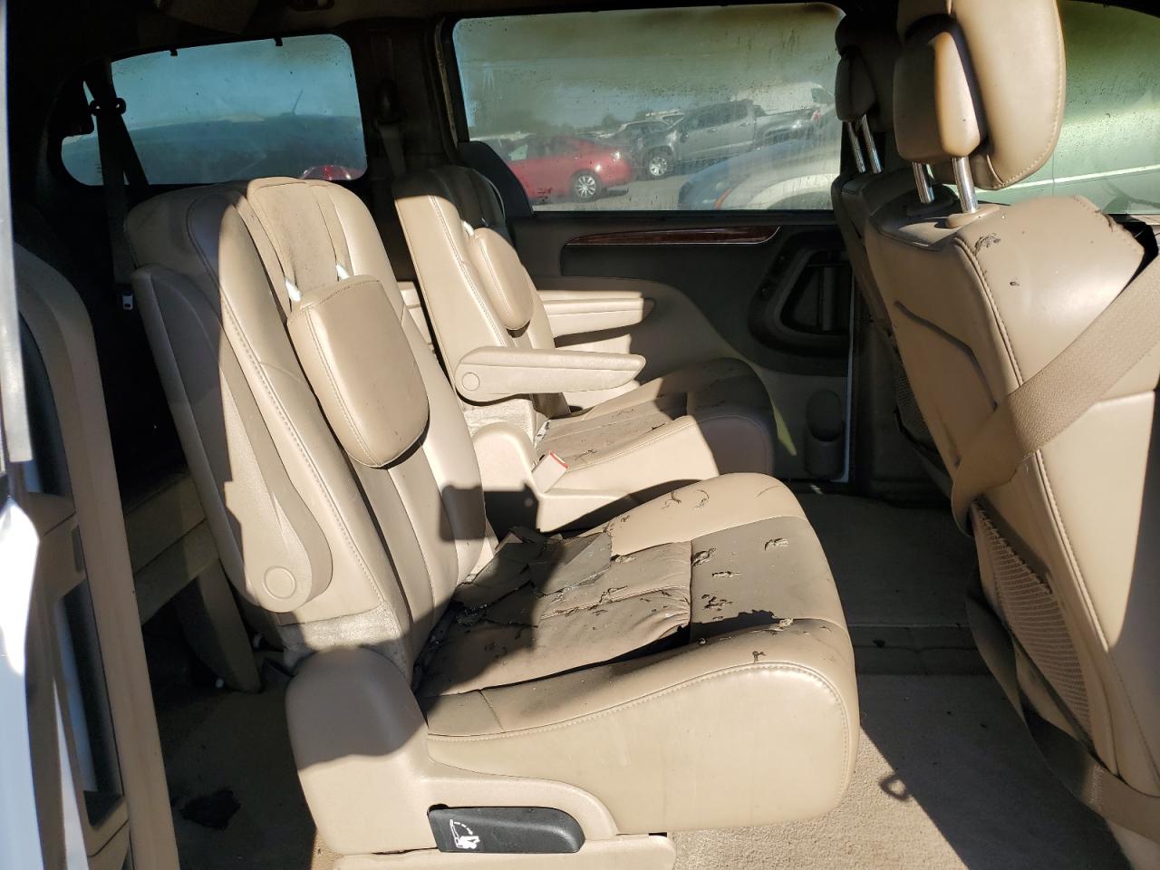 CHRYSLER TOWN & COUNTRY LIMITED PLATINUM