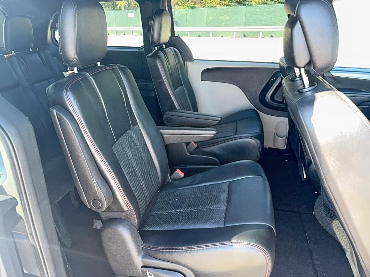 DODGE GRAND CARAVAN R/T