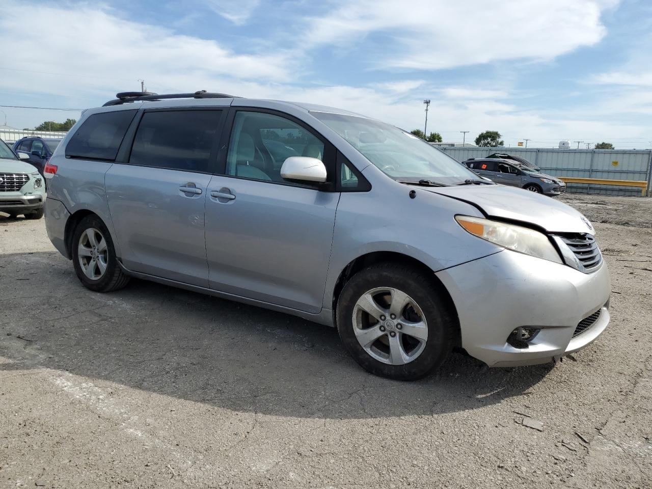Lot #3262220116 2012 TOYOTA SIENNA LE