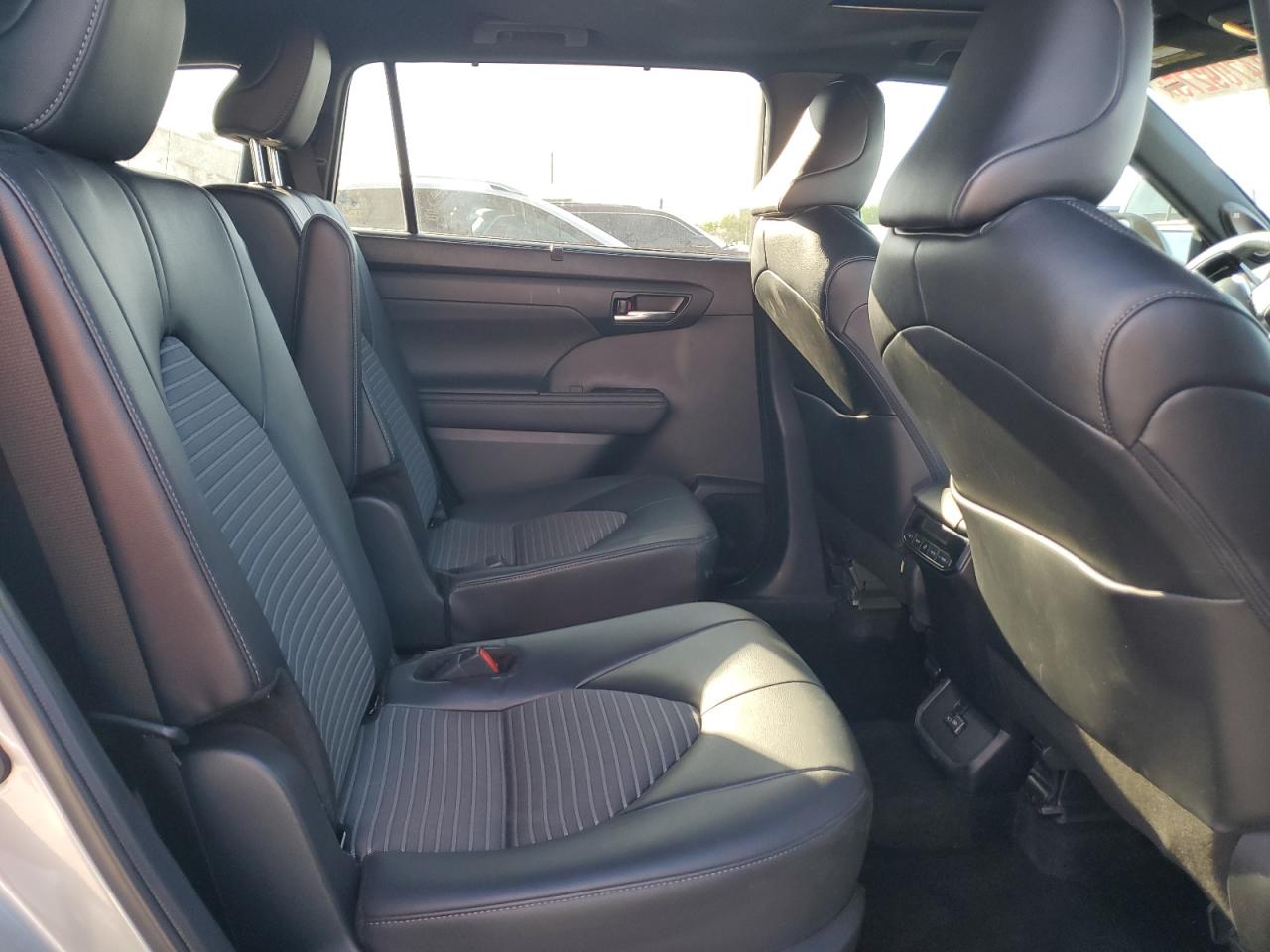 TOYOTA HIGHLANDER LE