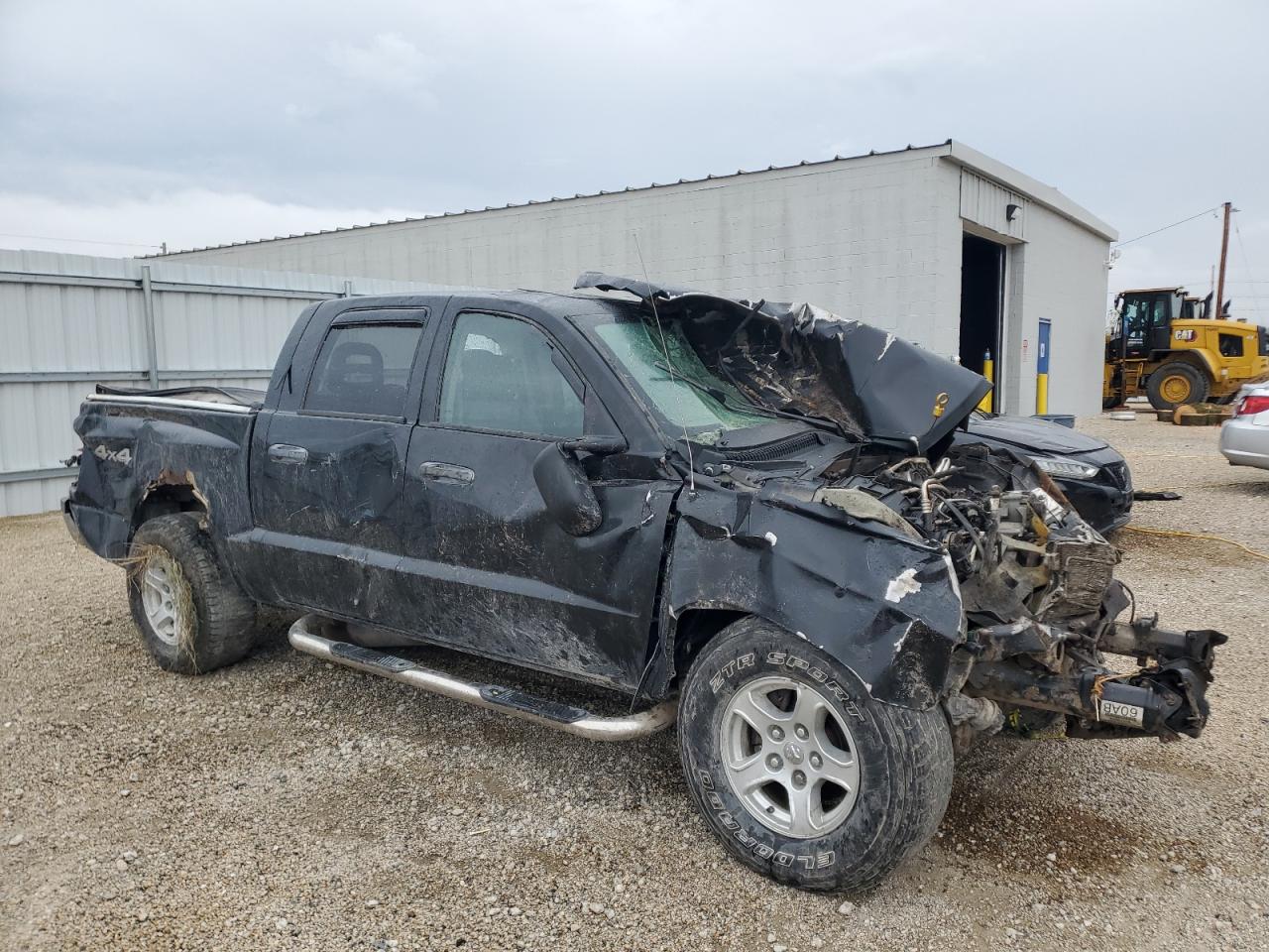 Lot #3262690117 2005 DODGE DAKOTA QUA
