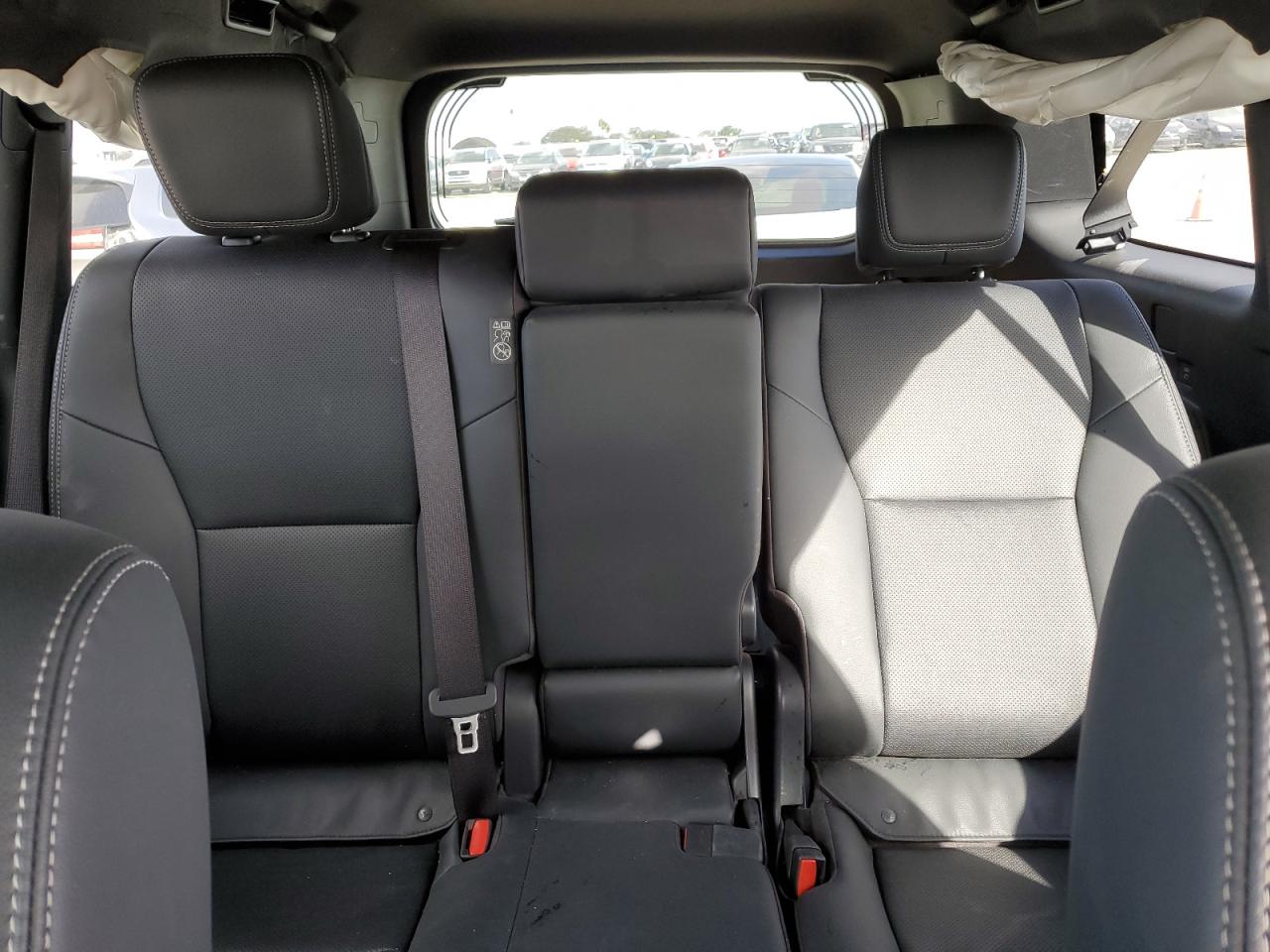 TOYOTA LAND CRUISER BASE