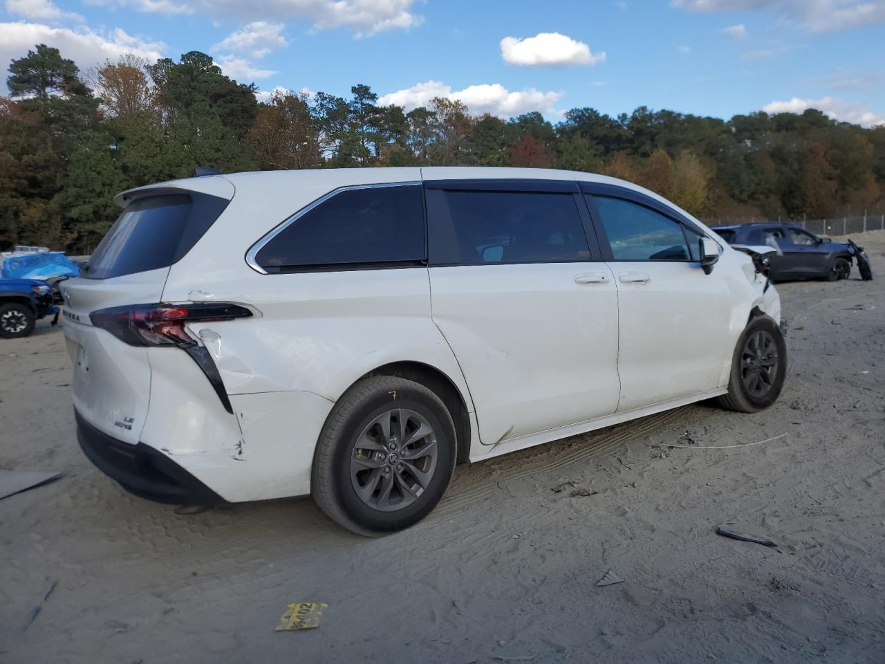 Lot #3301815336 2024 TOYOTA SIENNA LE