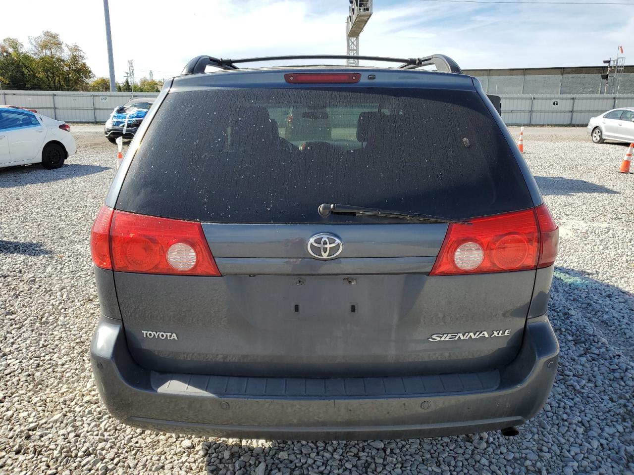 TOYOTA SIENNA XLE