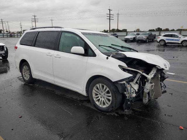 2014 TOYOTA SIENNA XLE #3273769360