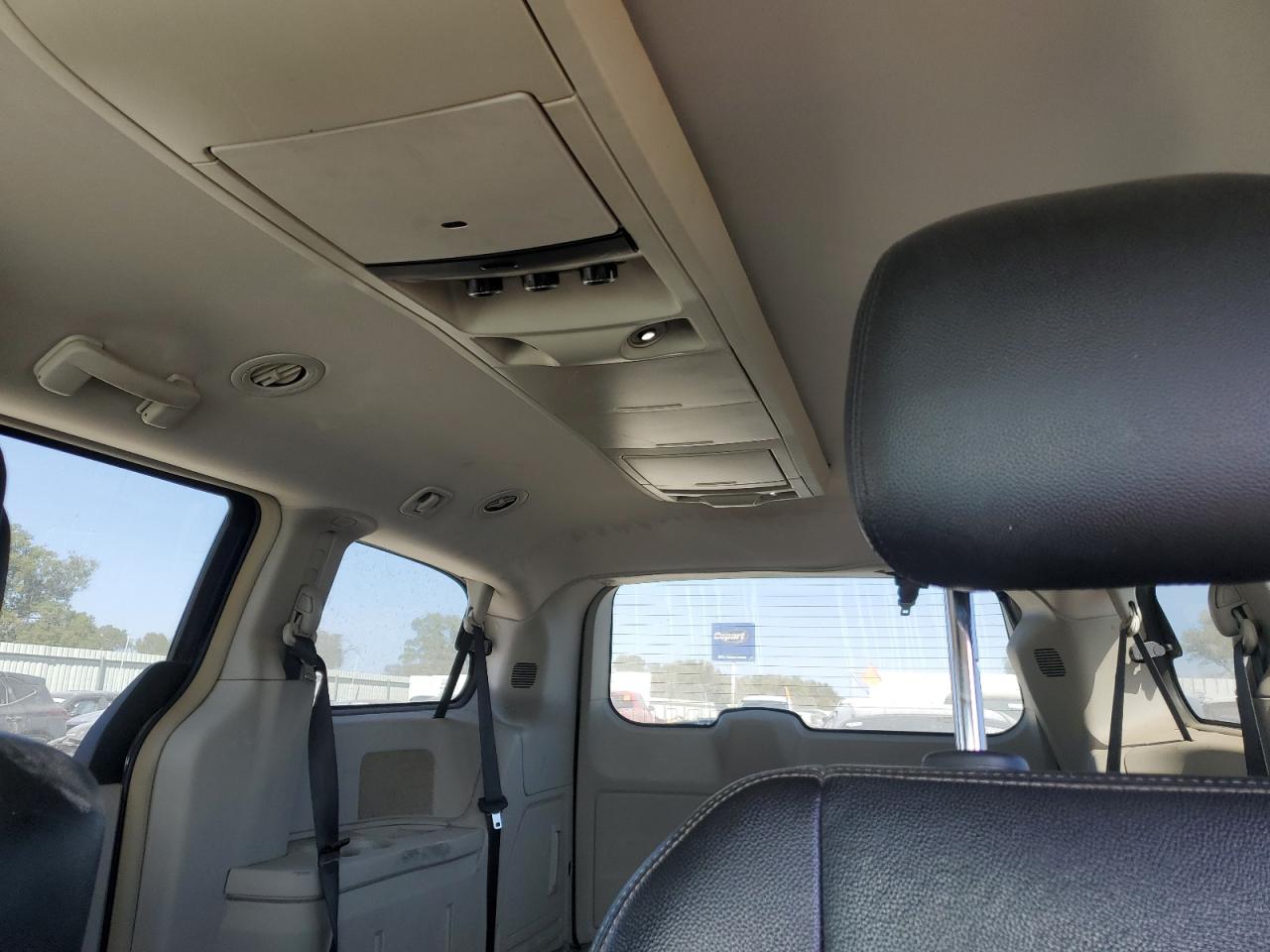 CHRYSLER TOWN & COUNTRY TOURING