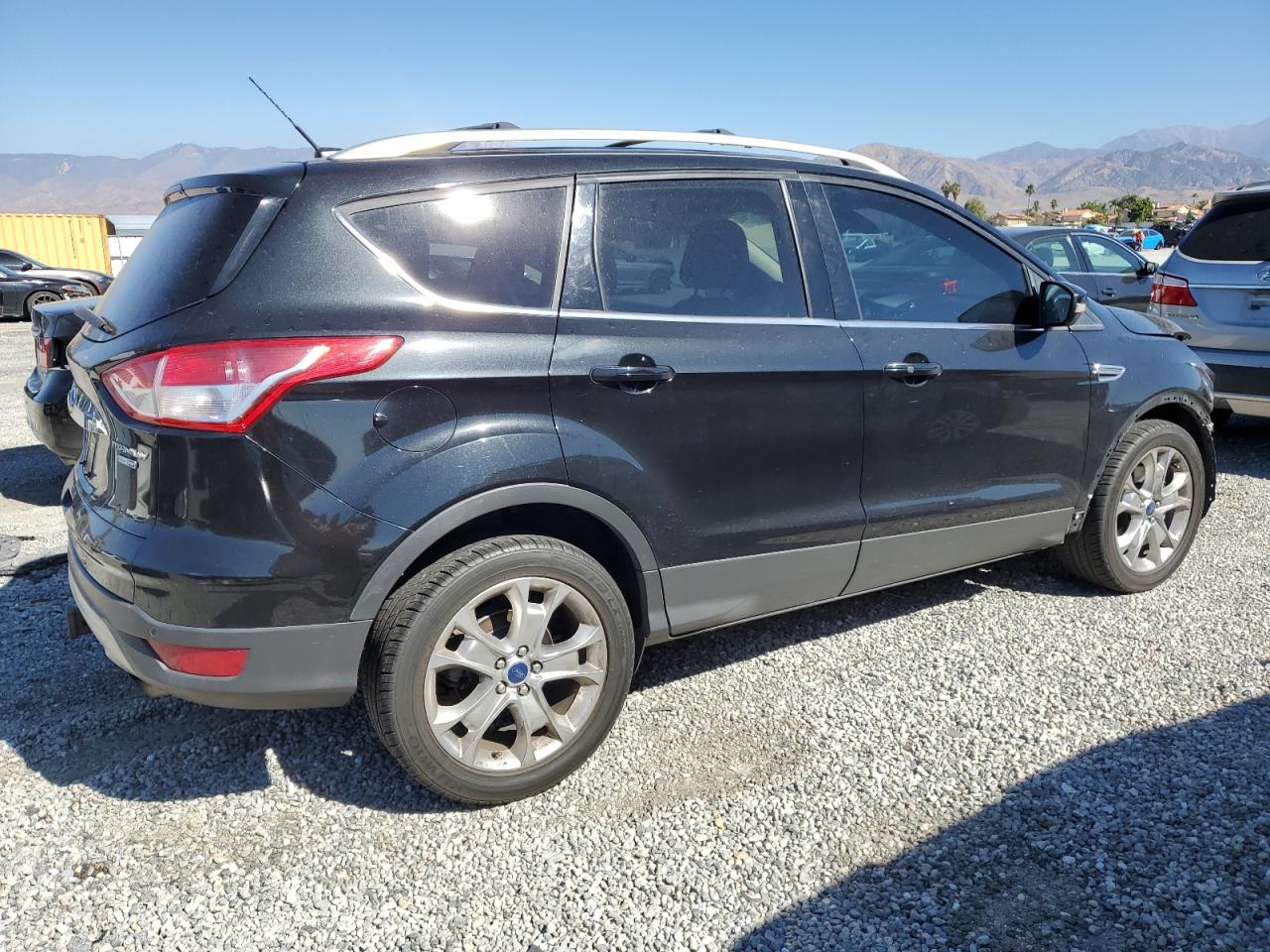 FORD ESCAPE TITANIUM