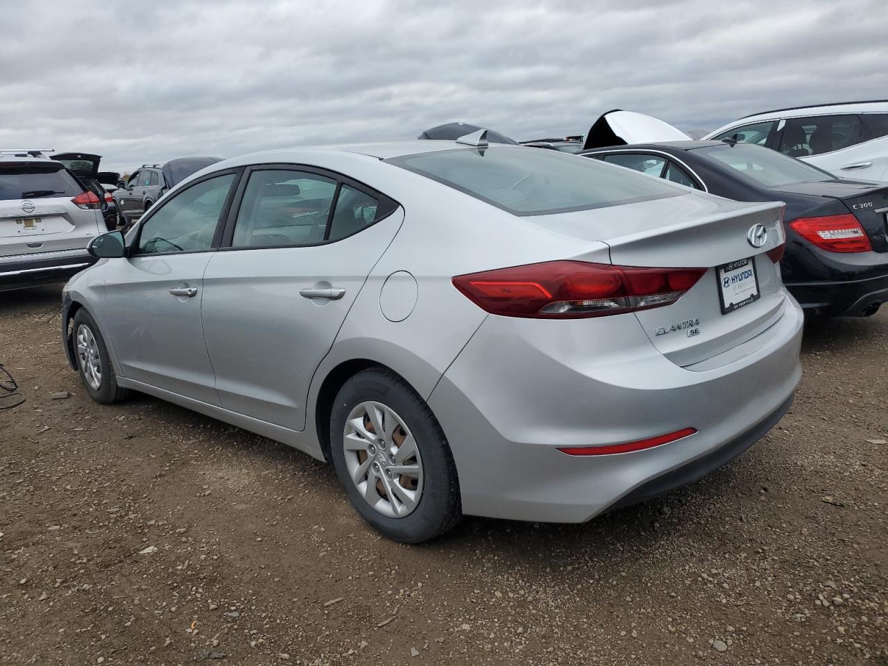 HYUNDAI ELANTRA SE