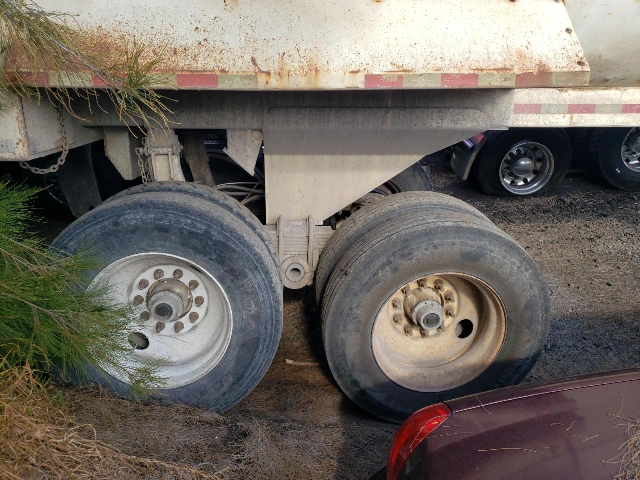 Lot #3284337018 2005 DRAG DUMP TRAIL