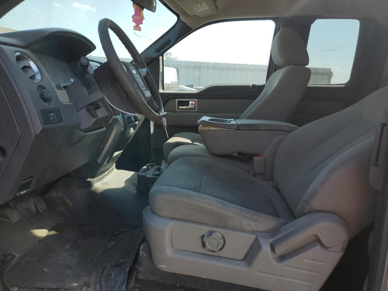 FORD F-150 SUPER CAB