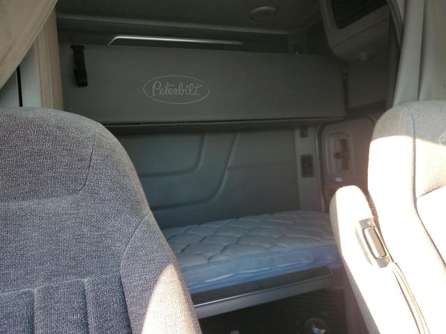 2017 PETERBILT TRACTOR 579 #3285646282