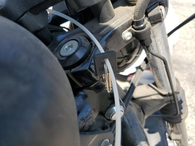 2013 HARLEY-DAVIDSON XL883 IRON 1HD4LE235DC445317