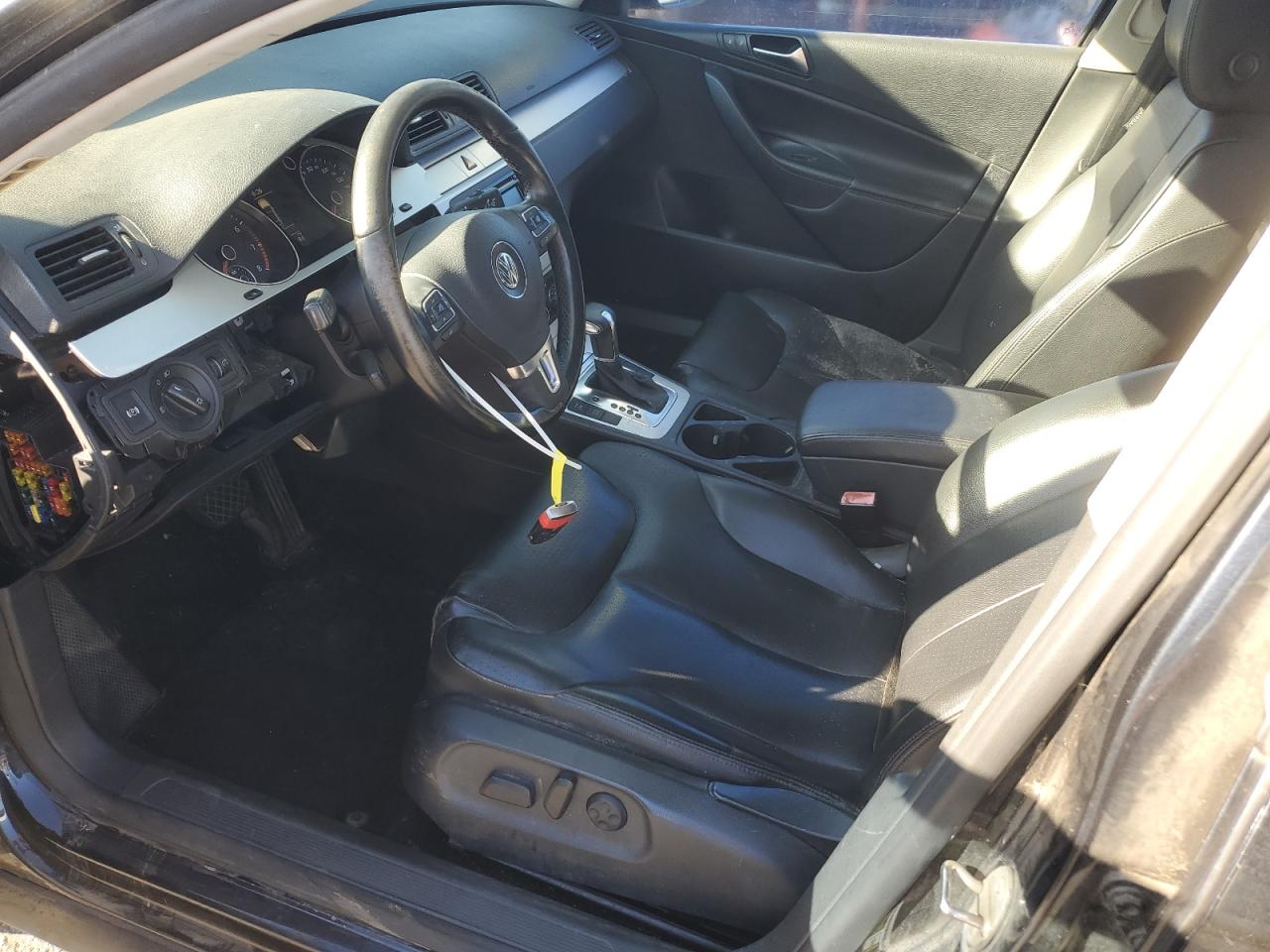 VOLKSWAGEN PASSAT KOMFORT