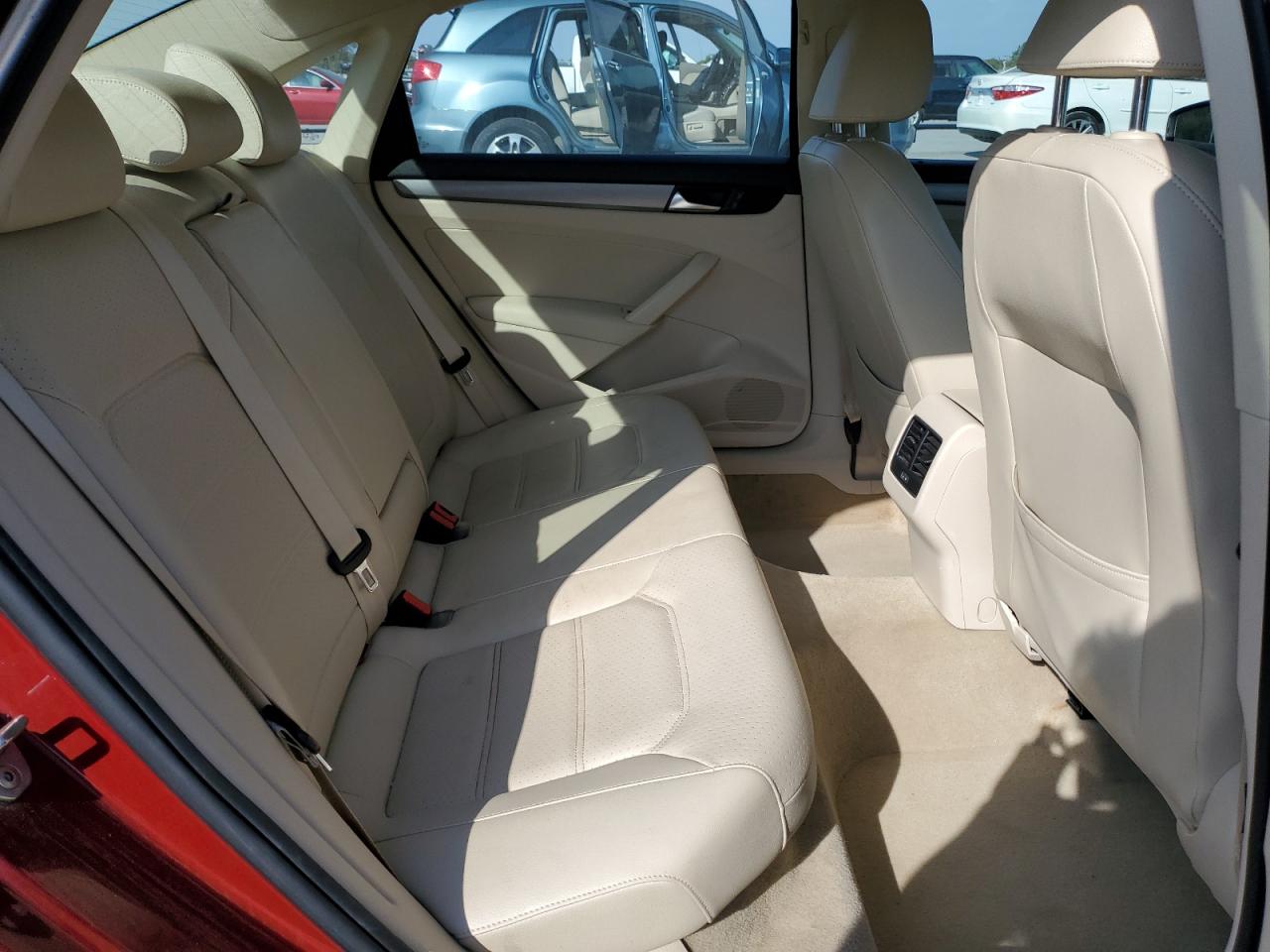 VOLKSWAGEN PASSAT SE