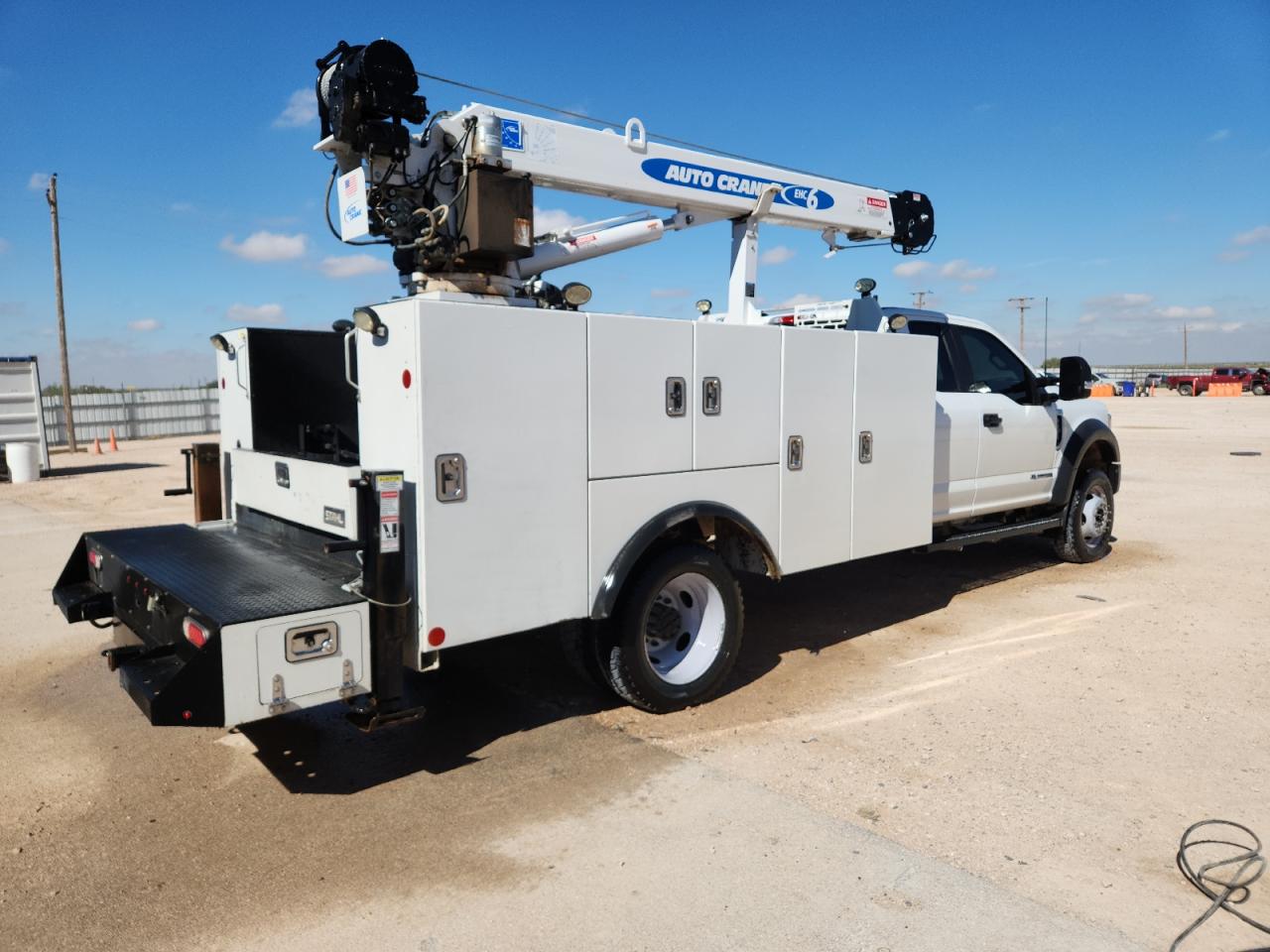 FORD F-550 SUPER DUTY