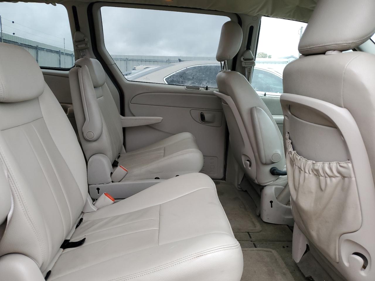 Lot #3298222028 2007 CHRYSLER TOWN & COU