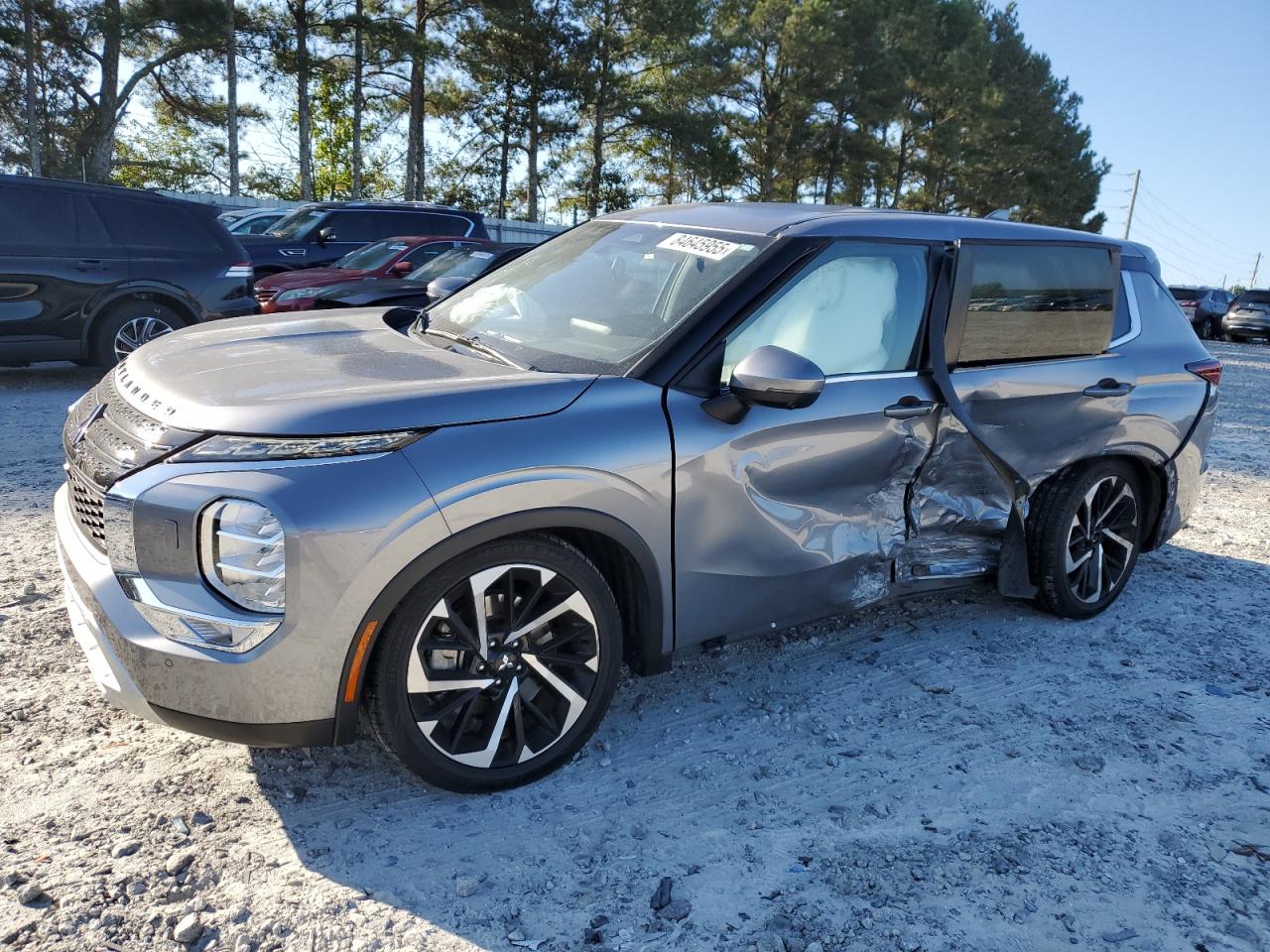 MITSUBISHI OUTLANDER SE