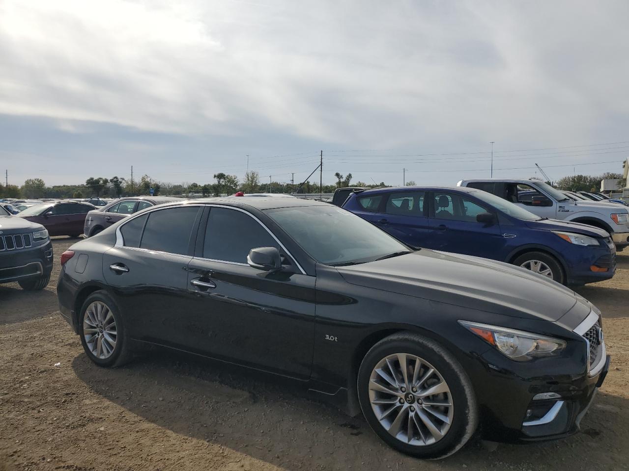 INFINITI Q50 LUXE