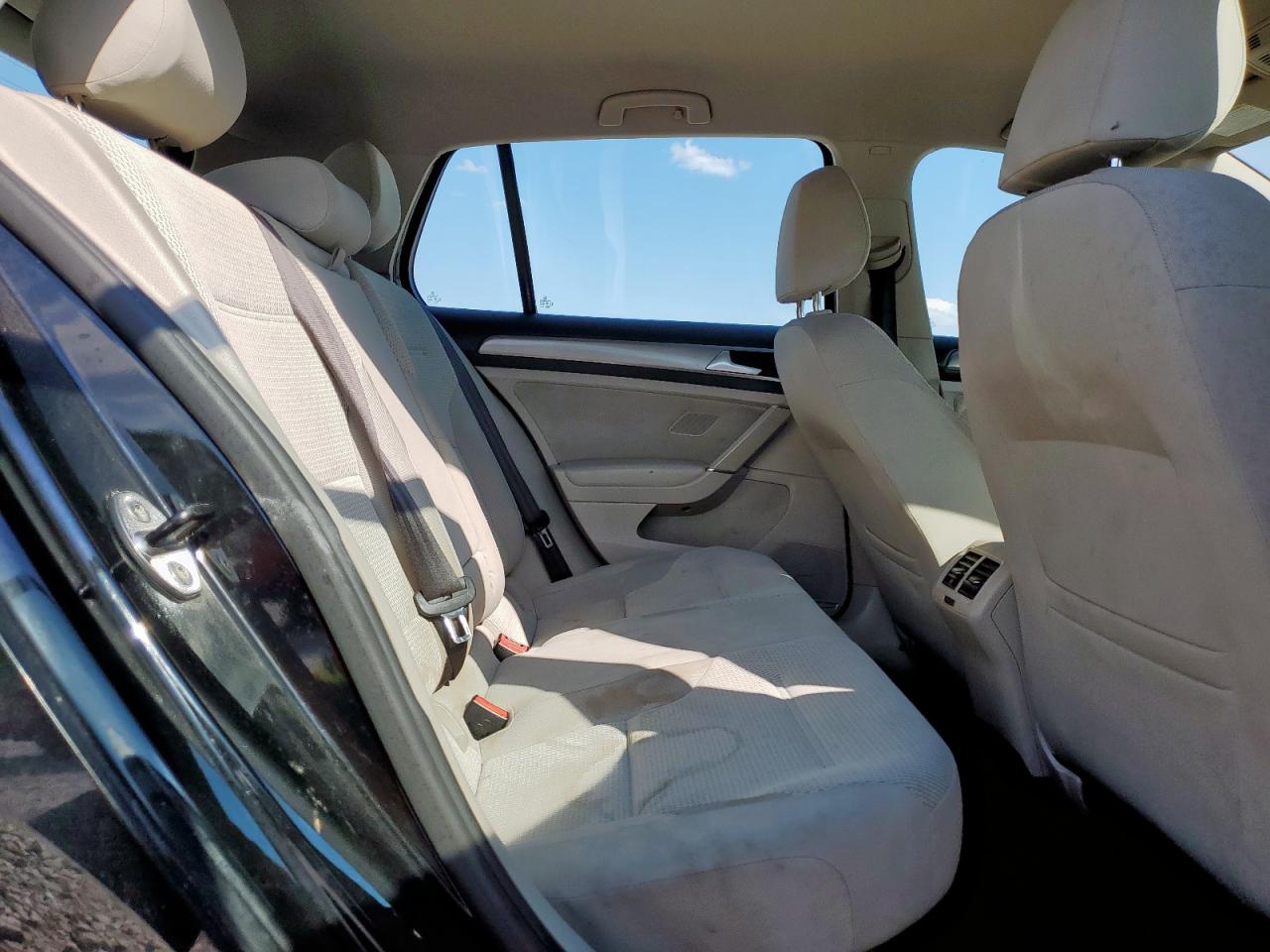 VOLKSWAGEN GOLF S/SE