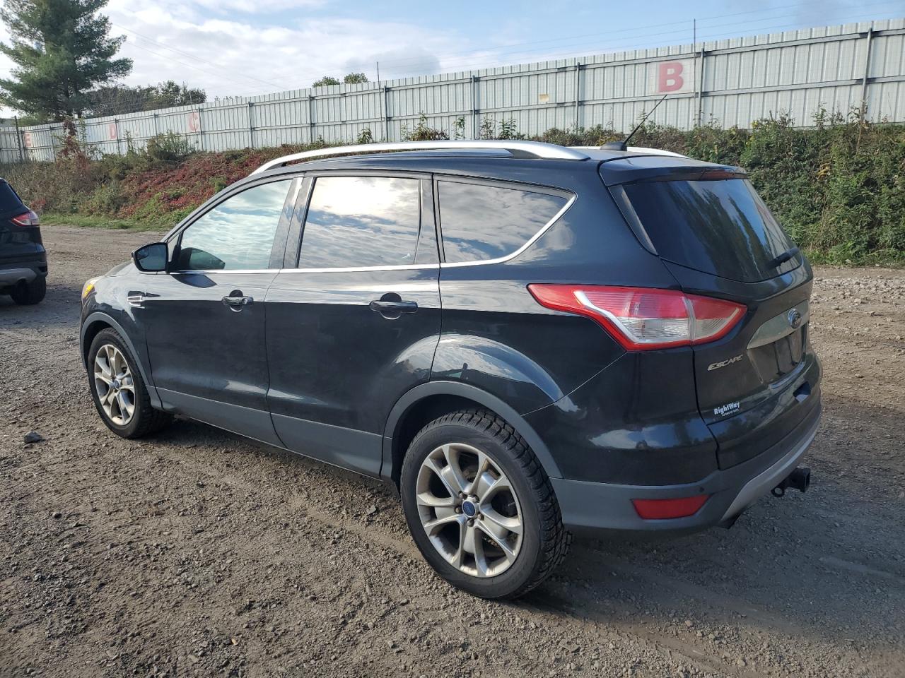 FORD ESCAPE TITANIUM