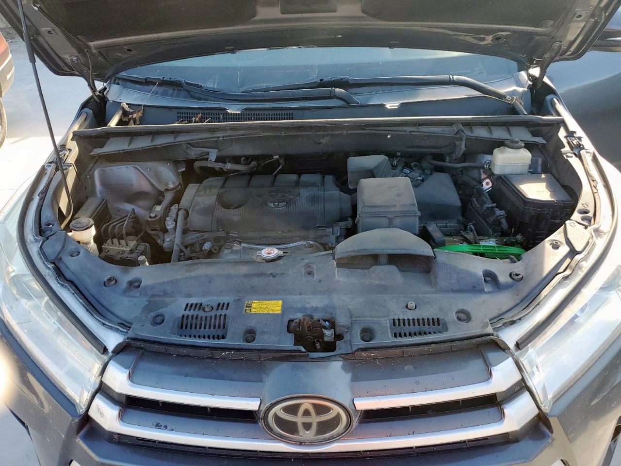 TOYOTA HIGHLANDER LE