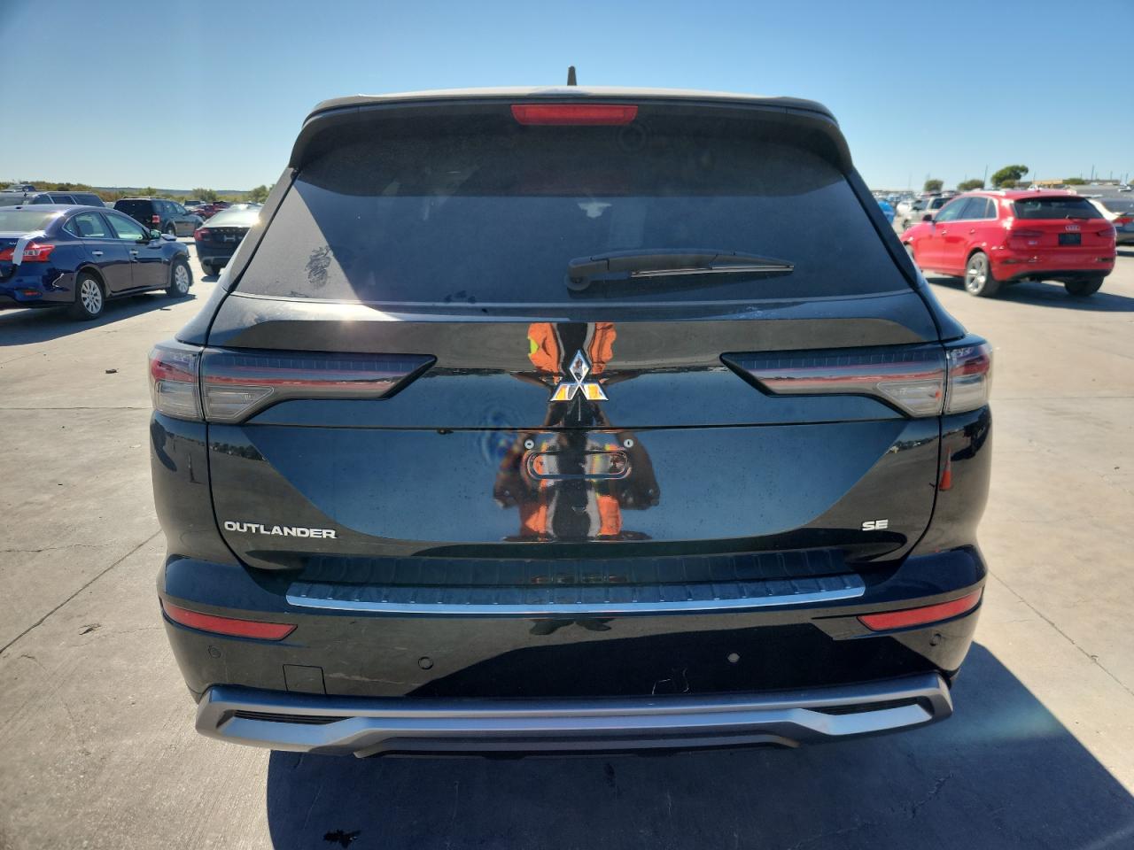 MITSUBISHI OUTLANDER SE