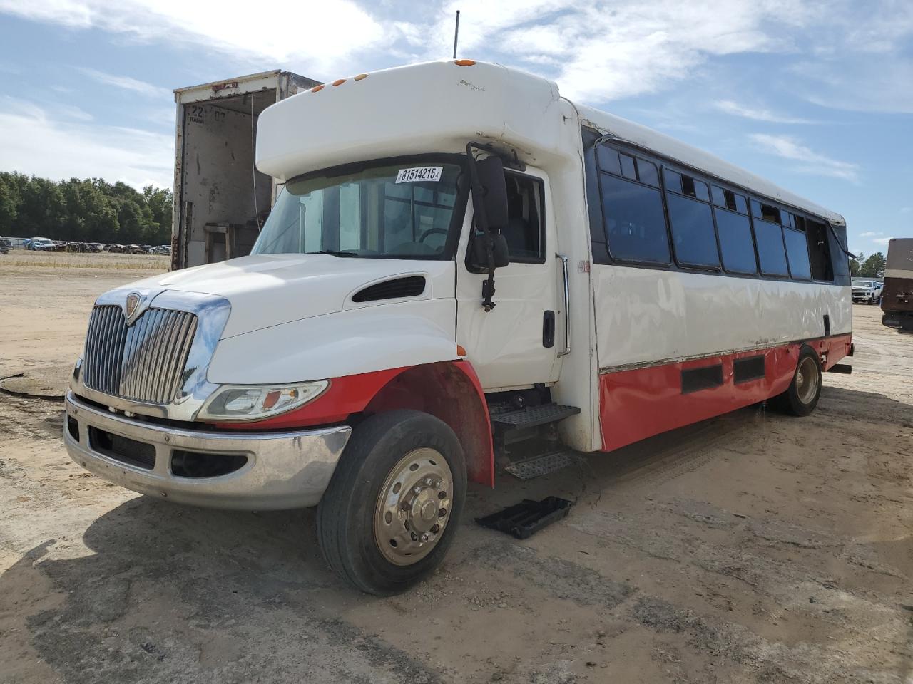 Lot #3268916262 2009 CHAR PASS BUS
