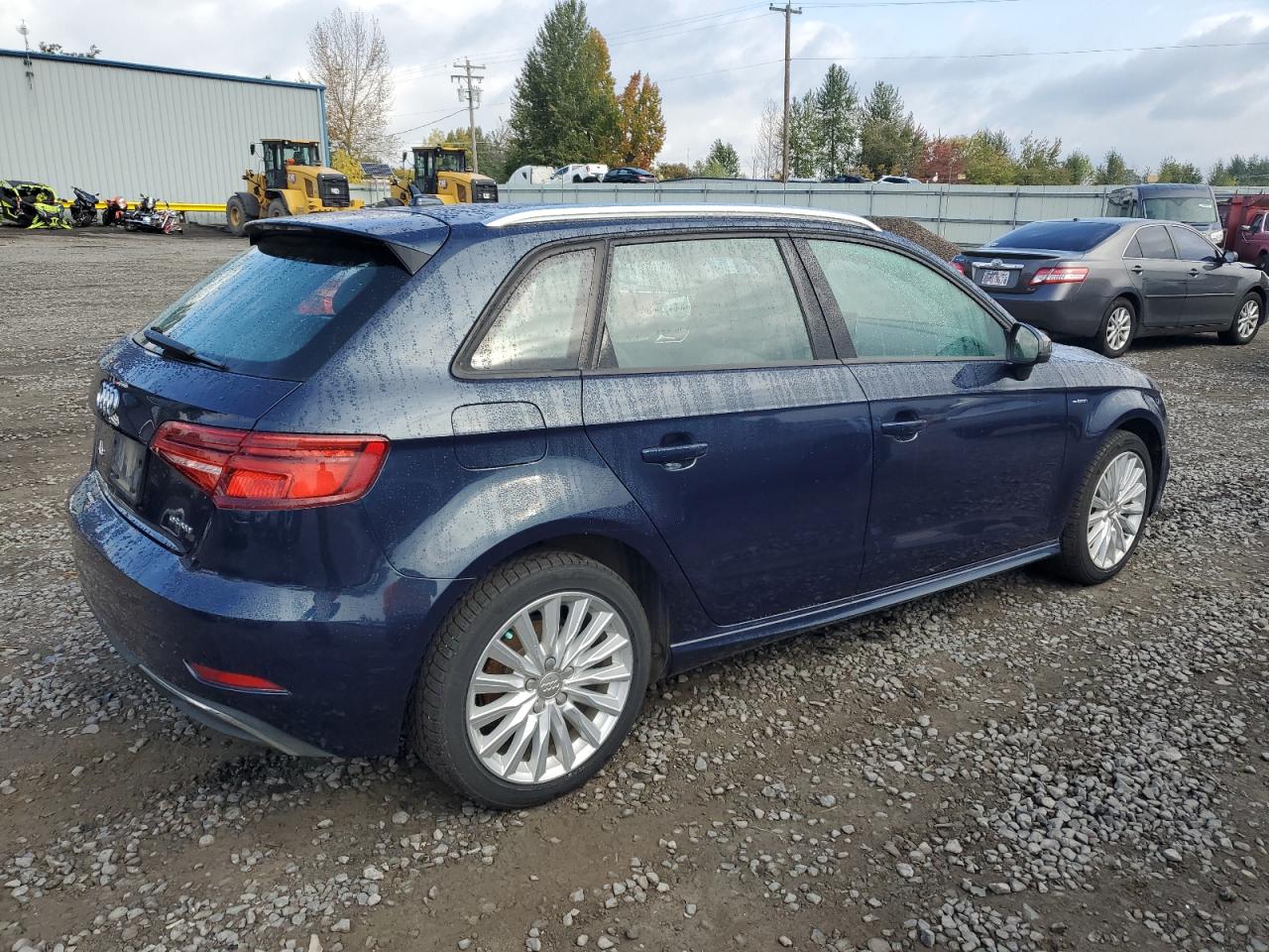AUDI A3 E-TRON PREMIUM