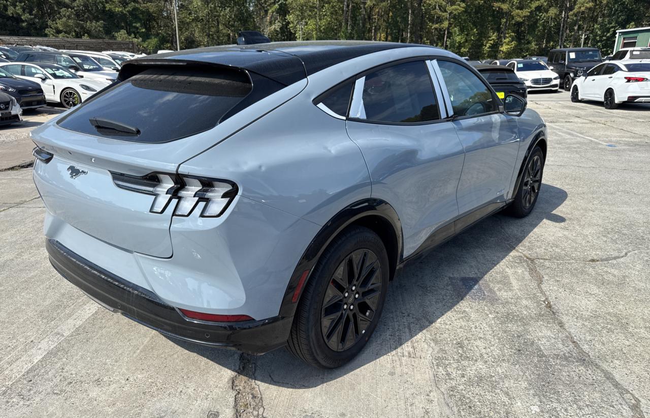 FORD MUSTANG PREMIUM