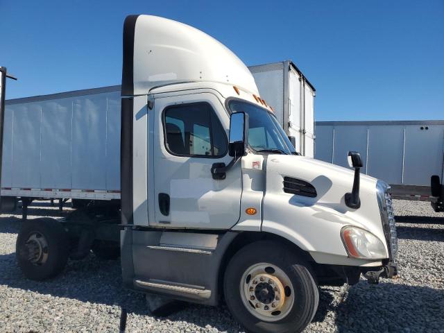 Global Auto Auctions: 2018 FREIGHTLINER CASCADIA 1