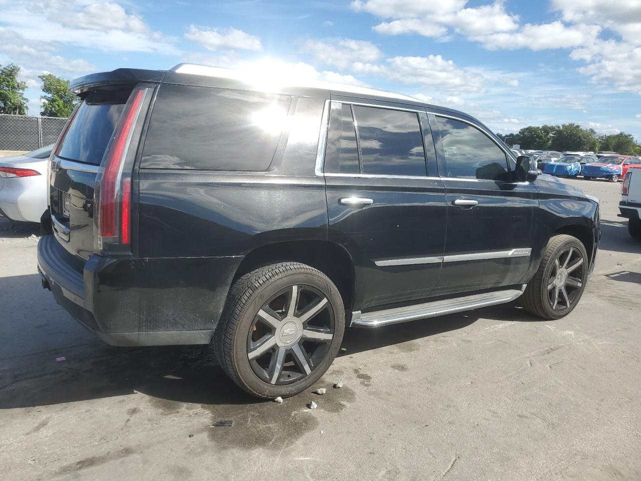 CADILLAC ESCALADE LUXURY