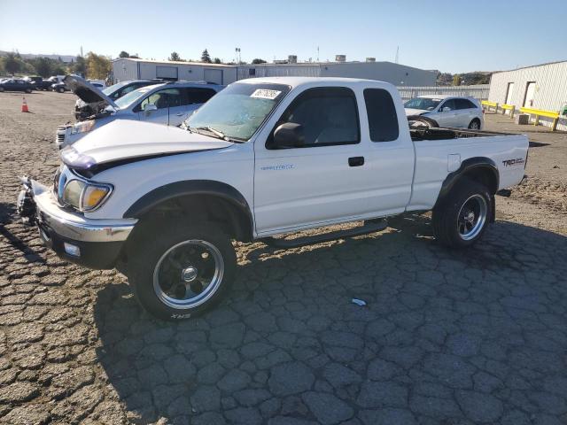 Global Auto Auctions: 2001 TOYOTA TACOMA XTR