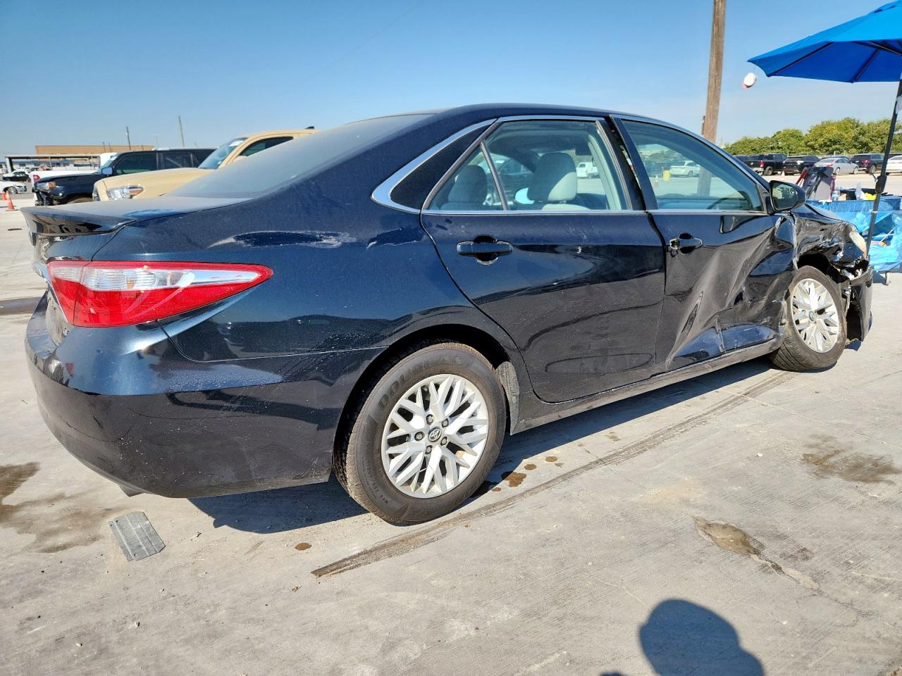 TOYOTA CAMRY LE