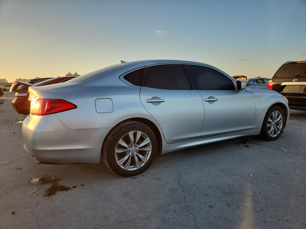 INFINITI M37