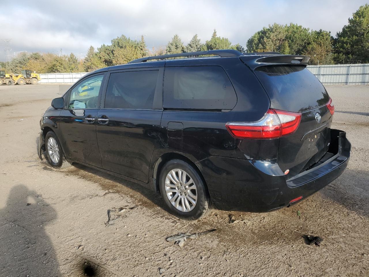 TOYOTA SIENNA XLE